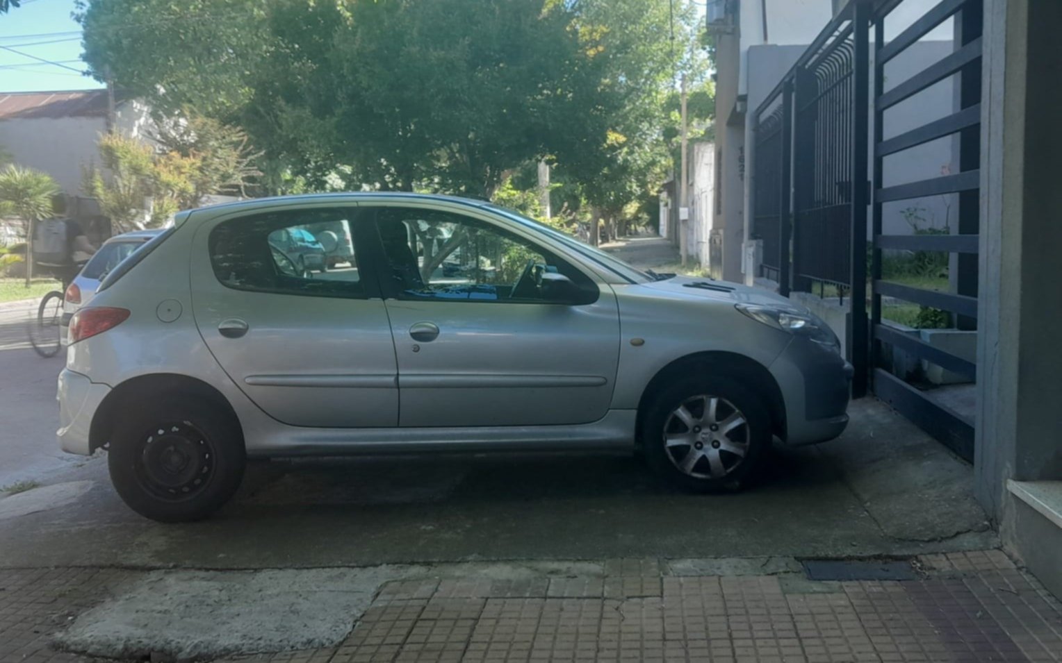El "estacioná donde quieras", más vigente que nunca en La Plata