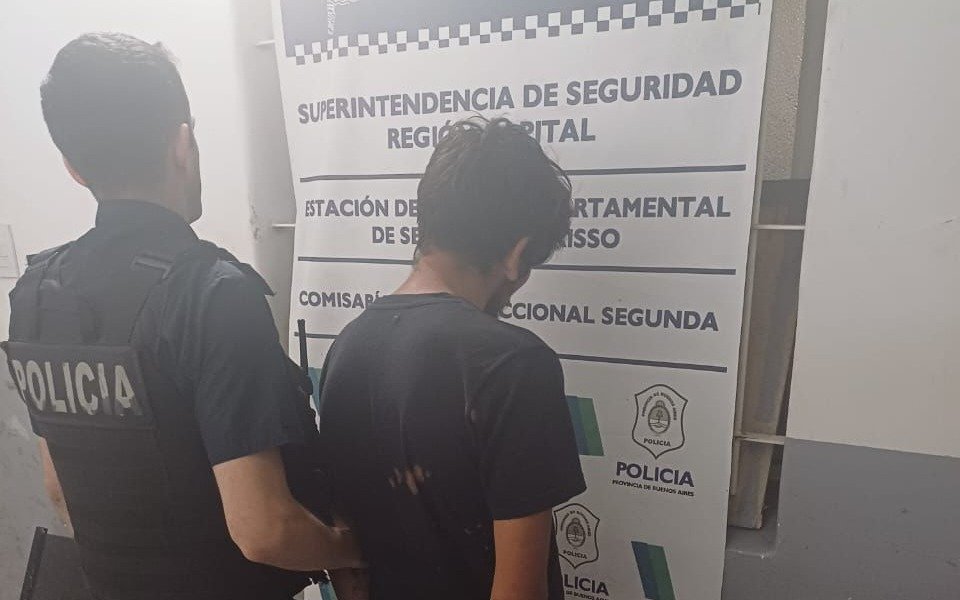 Violencia familiar en Berisso: lastimó a su hermano en la cabeza con una piedra y fue detenido