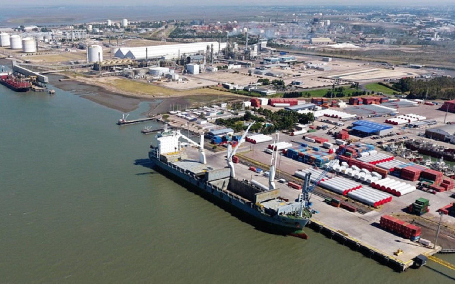 El Puerto de Bahía Blanca, eje estratégico para el desarrollo energético y petroquímico del país