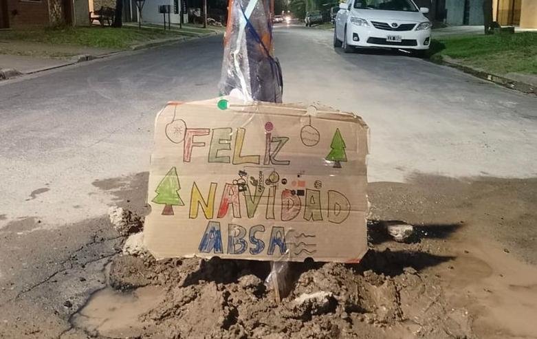 Reclaman por el servicio de agua en una zona de San Carlos