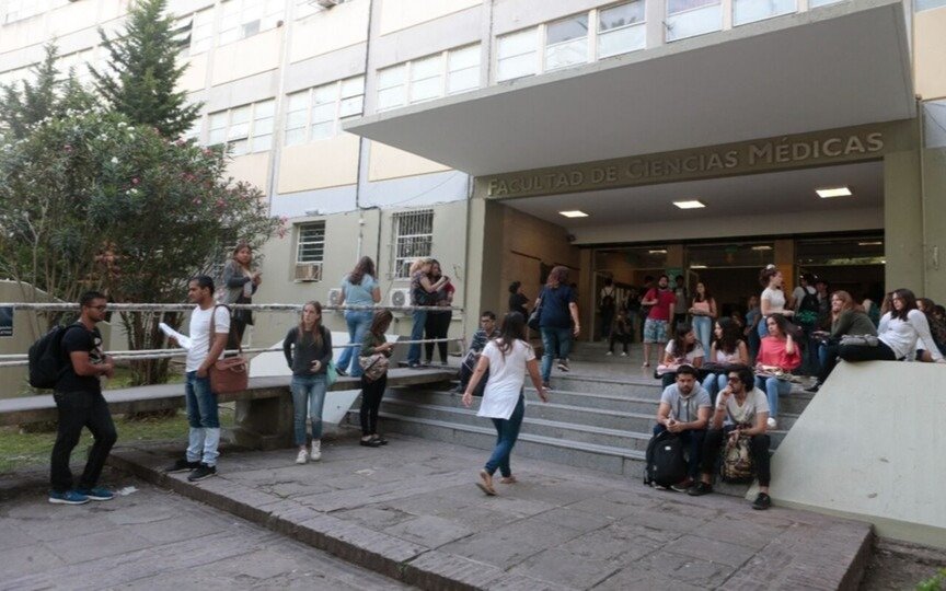 Cayó la matrícula de alumnos extranjeros en la UNLP: los datos de la inscripción del último año