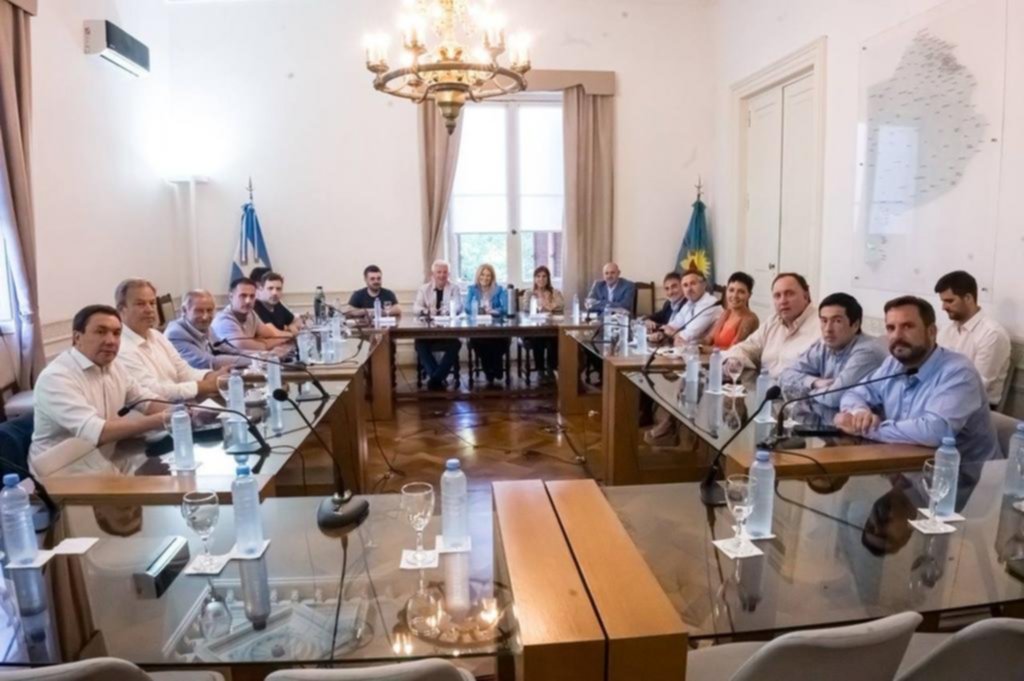 Gestiones para aprobar las reelecciones de los intendentes y el Presupuesto