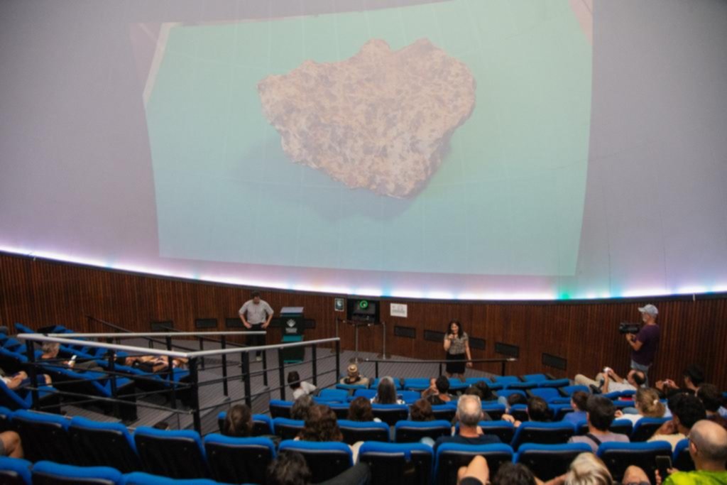 Presentaron un meteorito de más de 4 mil años