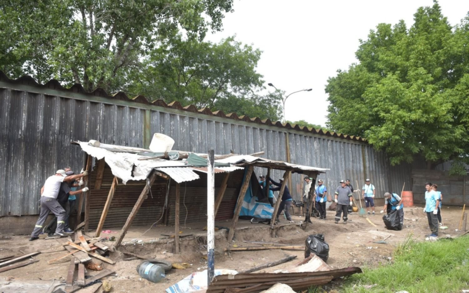 Avanzan con la relocalización de familias del barrio "Las Vías"