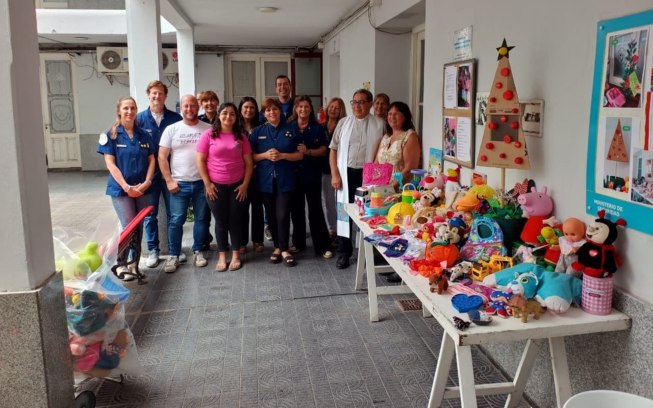 Continúa la novena campaña "Fiestas Felices" que recolecta regalos y juguetes en La Plata