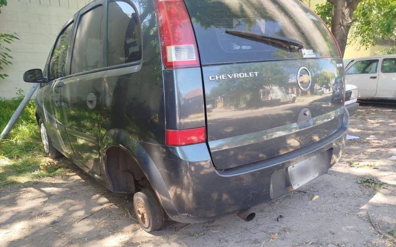 Una nueva ola de robo de ruedas sacude a empleados de una fábrica en La Plata