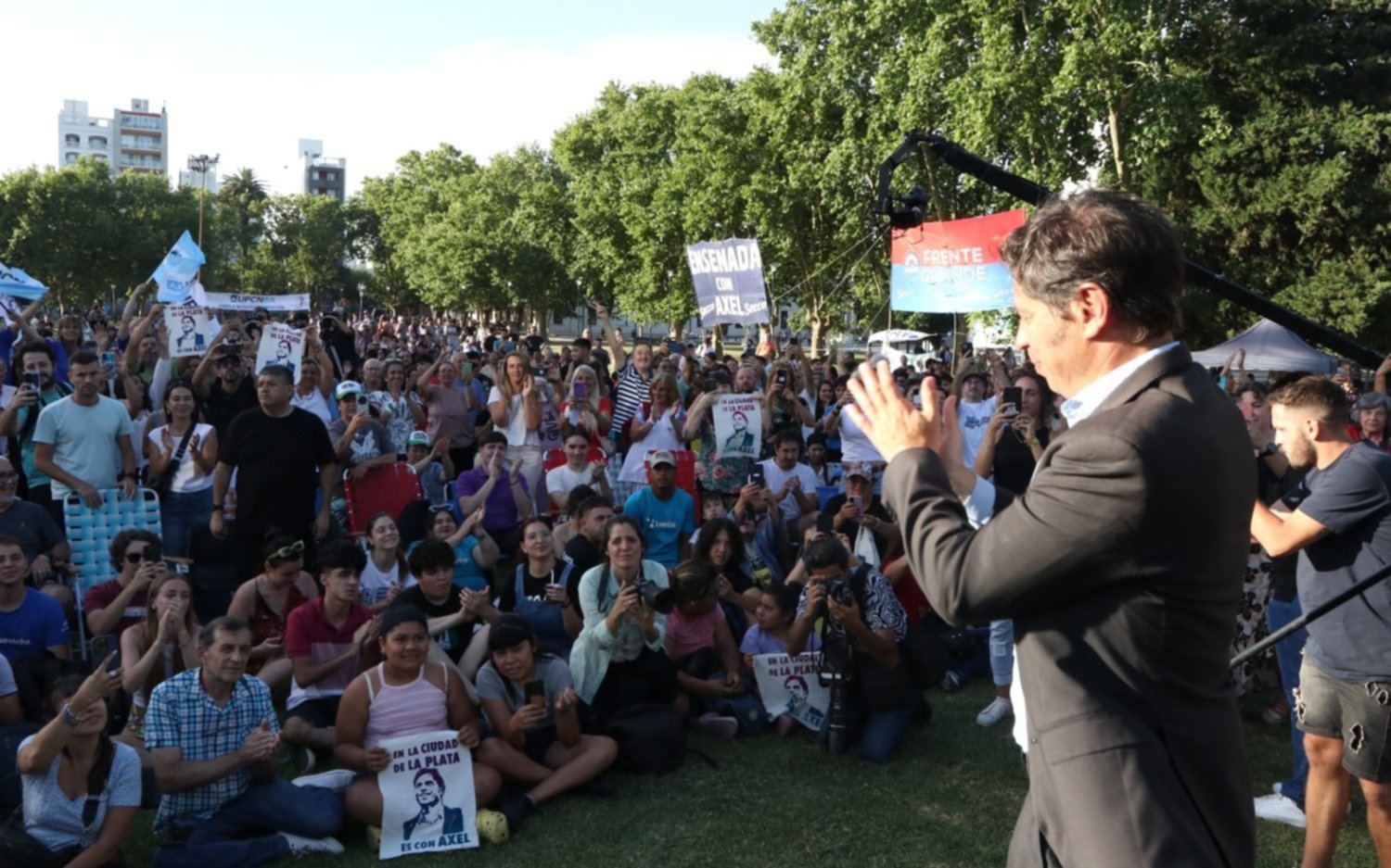 La resistencia de Kicillof, el desafío kirchnerista y una negociación empantanada