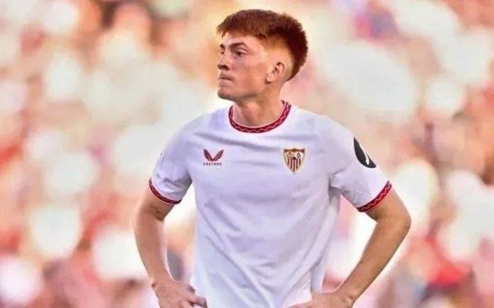 El técnico del Sevilla liquidó al ex Boca, Valentín "Colo" Barco: "Hay dos compañeros que son más provechosos..."
