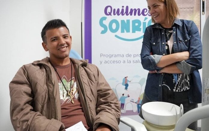 Entregan prótesis dentales a vecinos de Quilmes