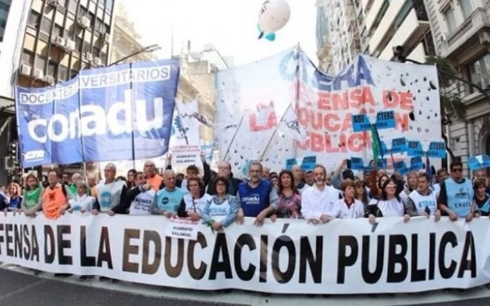 Docentes universitarios reclaman "recuperar lo perdido" en el 2024