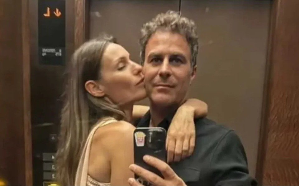 Pampita armó las valijas con su novio y pasará la Navidad en Nueva York