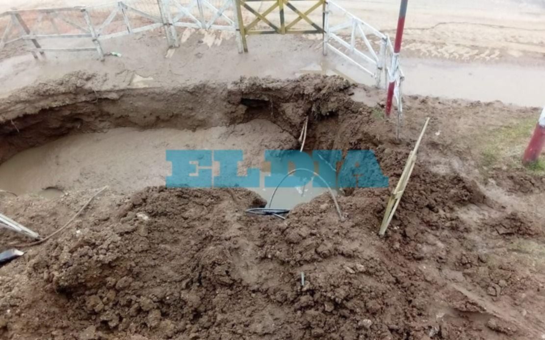 Sigue el corte de agua en una amplia zona de La Plata y crece el enojo de los usuarios: "Lo arreglan con una curita"