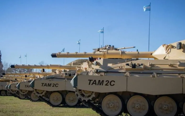 En Tandil, el Ejército presentó los nuevos tanques TAM 2C-A2