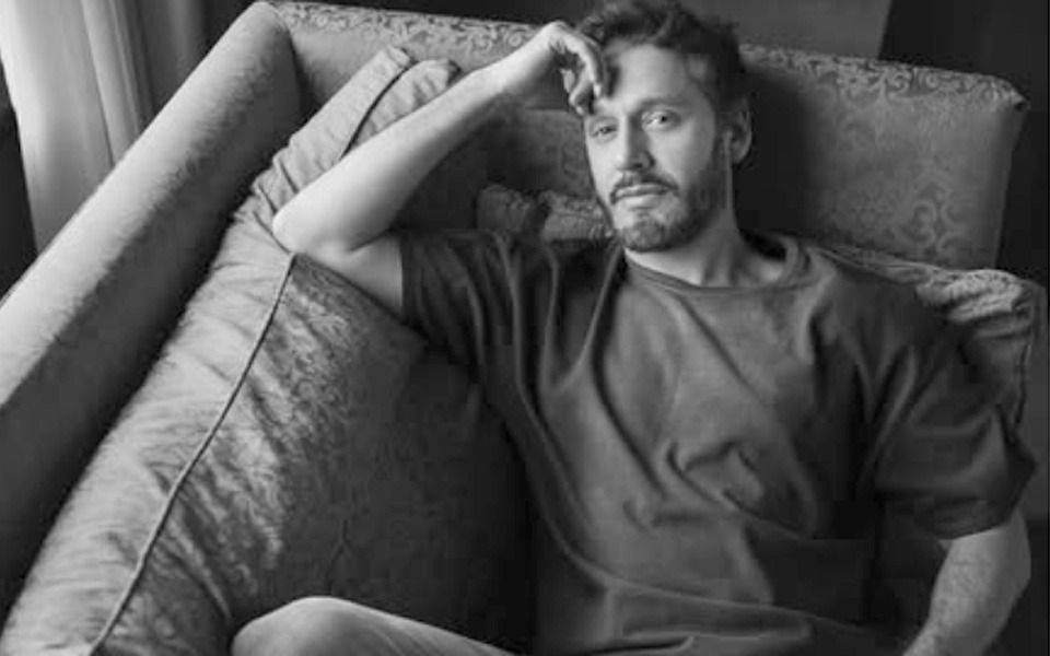 Mensaje de Benjamín Vicuña cargado de dolor y emoción: "Las ausencias se hacen más presentes que nunca"