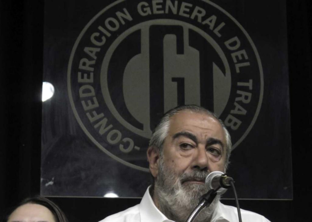 Sin diálogo, el gobierno libertario termina el año enfrentado a la CGT