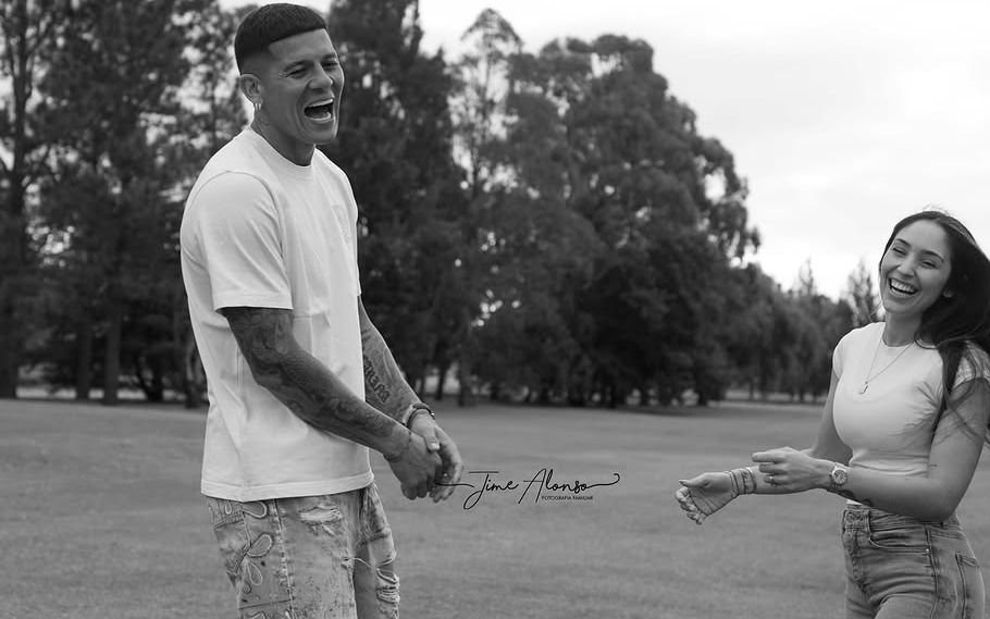 Se casa Marcos Rojo en La Plata: la producción familiar y la camiseta de Boca como protagonista