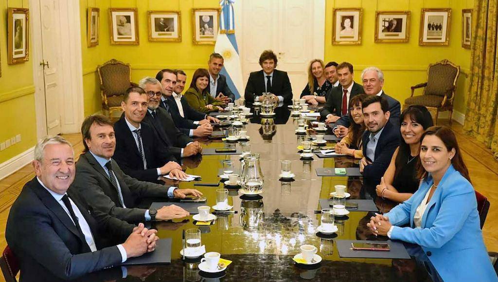 Diputados radicales se reunieron con Milei