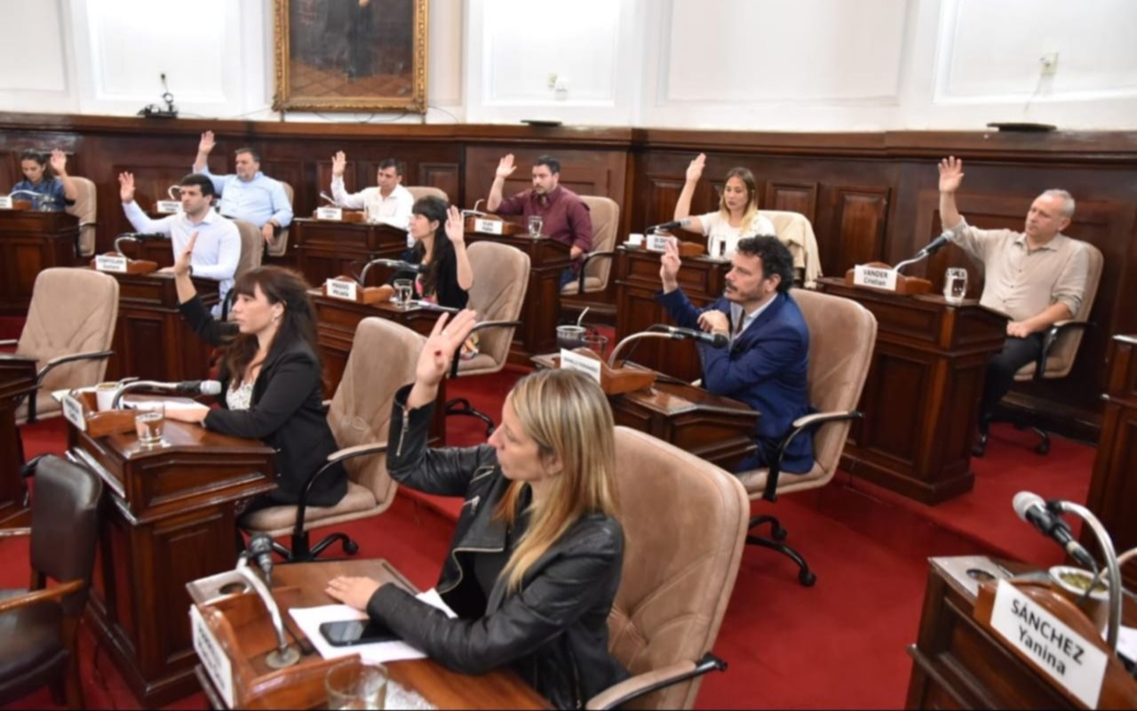Todas las manos arriba: el Concejo de La Plata aprobó el convenio por la tasa de Capitalidad