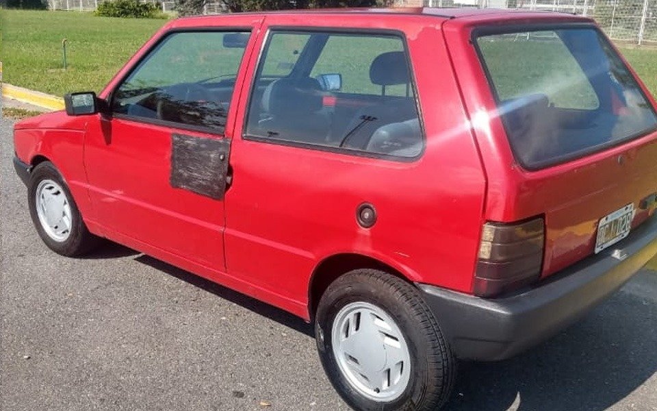 Le robaron el auto en La Plata y pide ayuda para recuperarlo: "Es mi herramienta de trabajo"