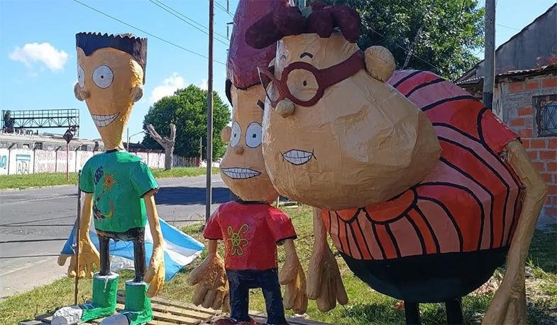 Toma color la movida en La Plata de los muñecos de fin de año