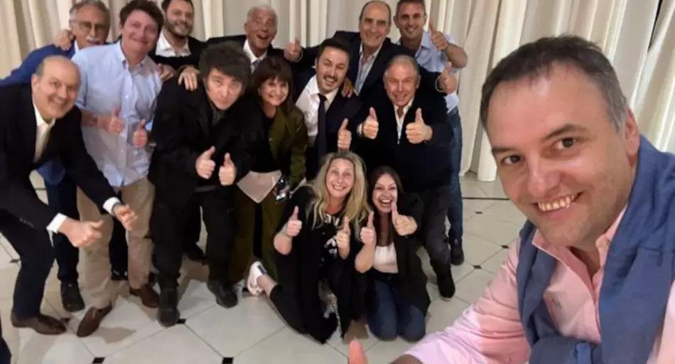 Libertario hiperpolítico