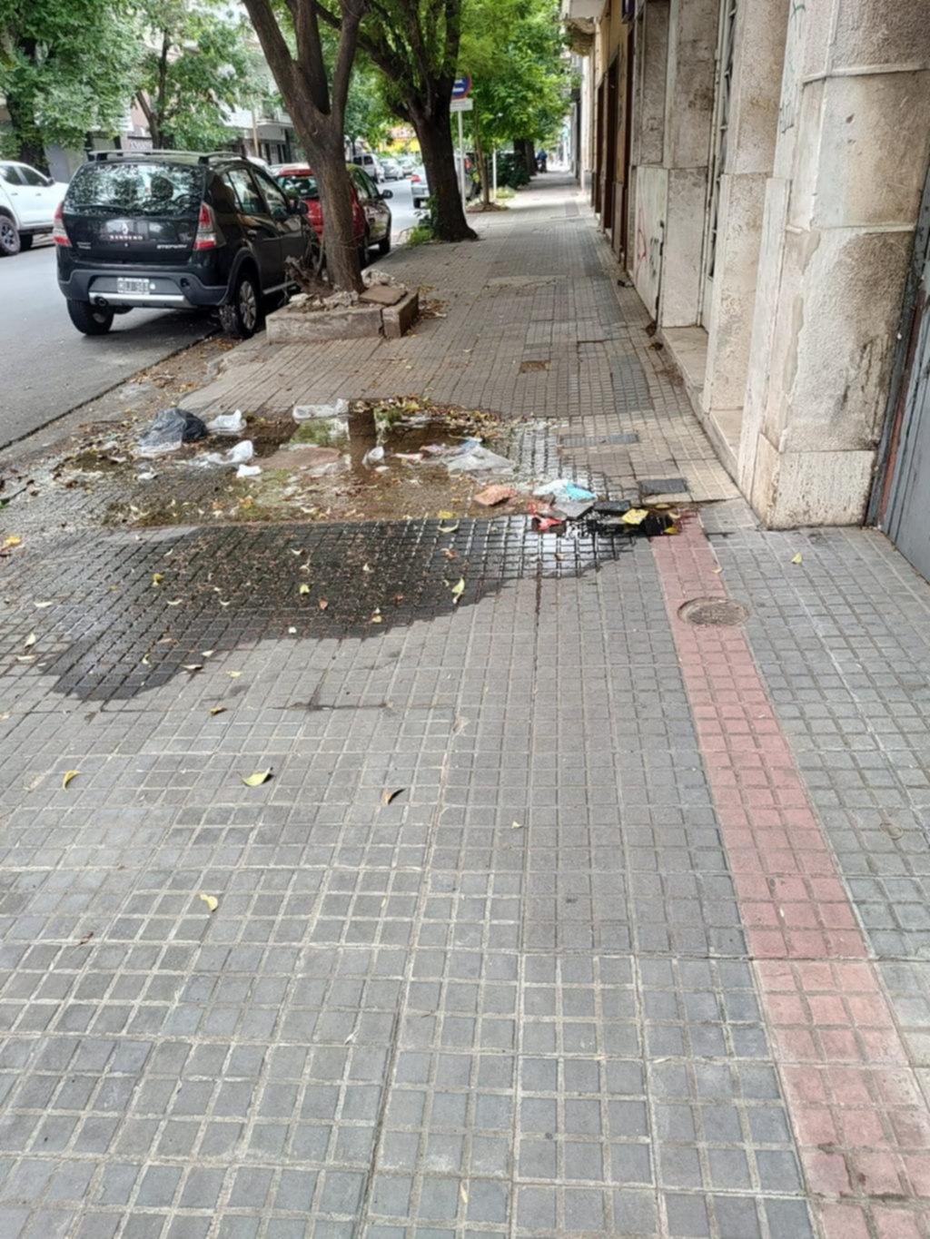 Crece una pérdida de agua y desborde cloacal en 3 entre 45 y 46