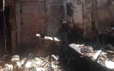 Vecinos de la ribera piden ayuda para víctima de voraz incendio