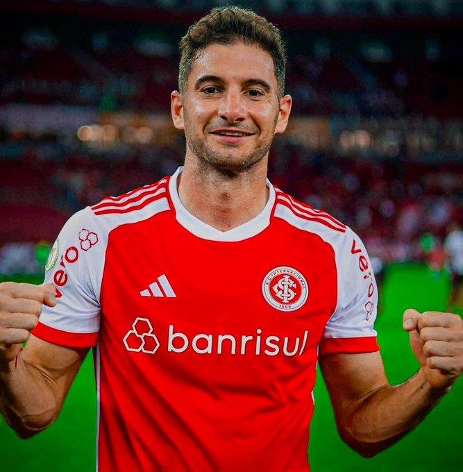 Alario otro que está muy cerca igual que Medina
