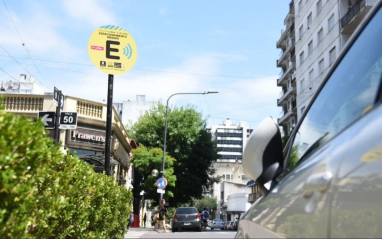 El estacionamiento medido de La Plata, con horario de verano