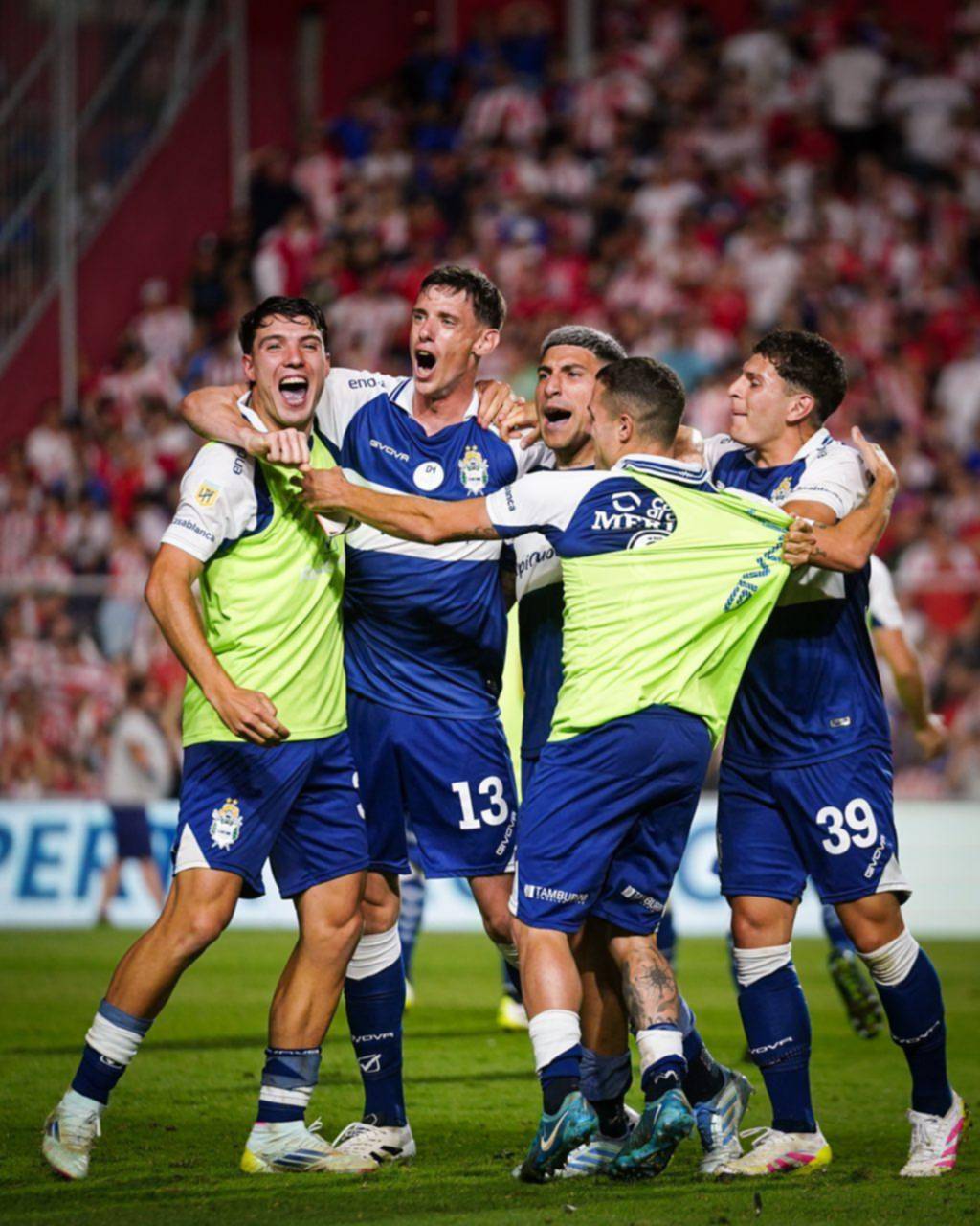 El Lobo enfrenta al Guapo con un objetivo clásico