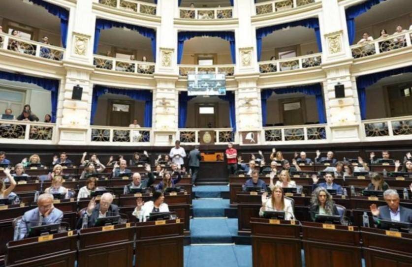 Buscan destrabar en la Legislatura la puja por el endeudamiento