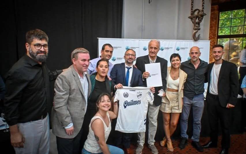 Quilmes distinguió a vecinos y vecinas 