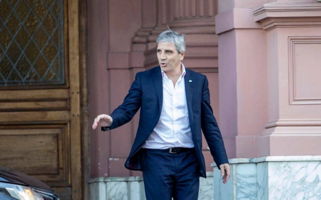 El Gobierno modificó el Presupuesto y asignó más recursos para el pago de salarios, programas y deuda