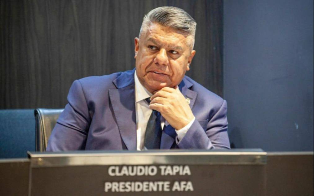 Piden que se investigue por lavado de dinero a dos supuestos testaferros de "Chiqui" Tapia