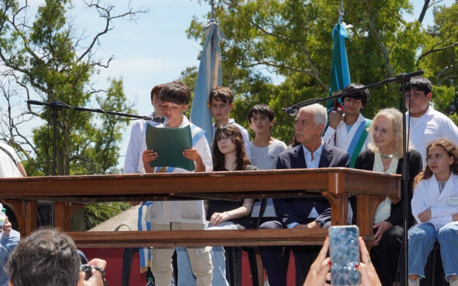 Alak encabezó el 74° aniversario de la 'Repu' y la asunción del nuevo Gobierno Infantil