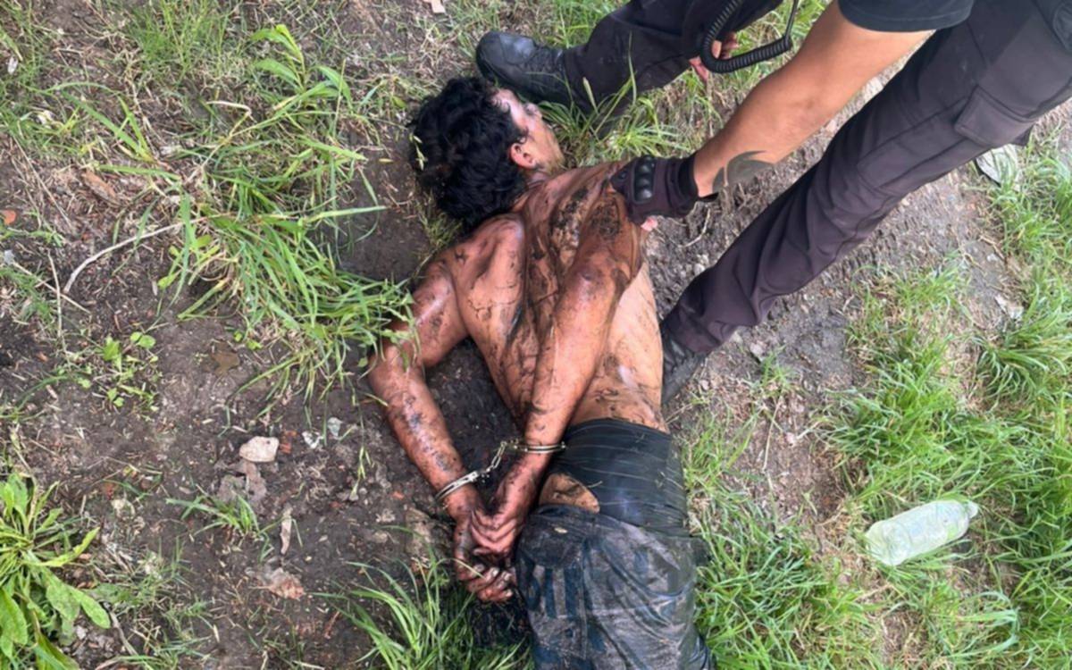 Drama en Berisso: atacó a su madre con cuchillos y un palo y luego prendió fuego un colchón