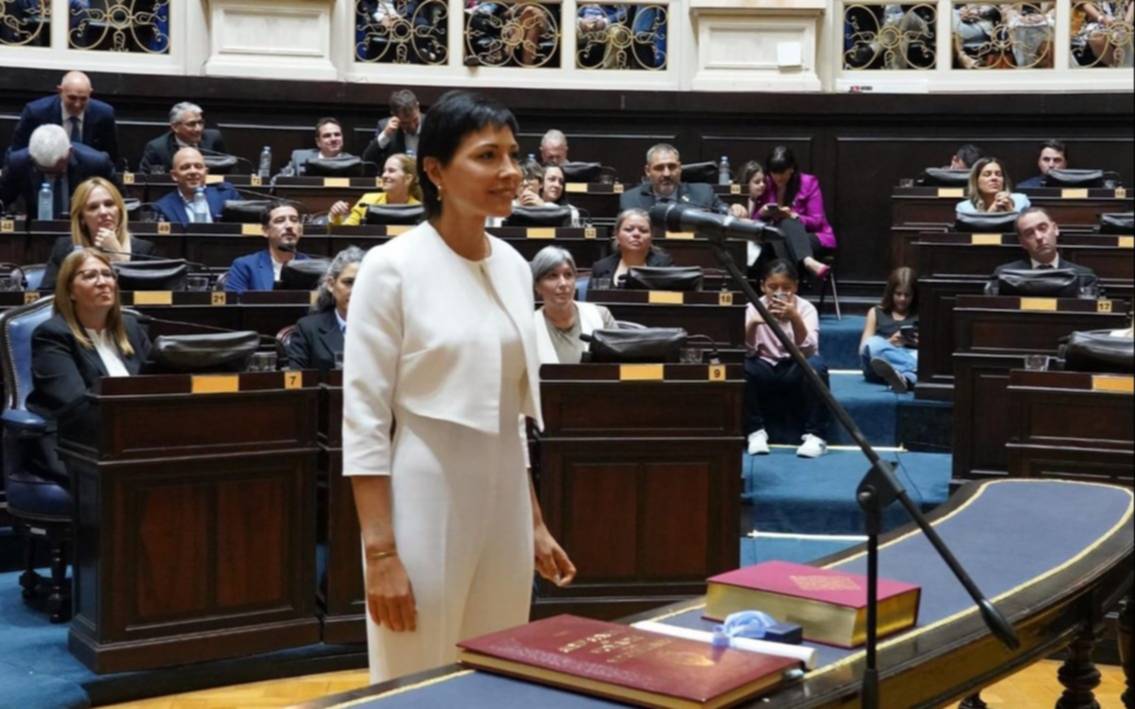 Mayra Mendoza juró como diputada provincial con un mensaje para Quilmes  