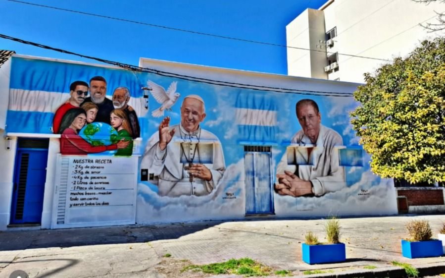 Favaloro y el Papa Francisco, juntos en un emotivo mural en La Plata: la alegría de los vecinos 