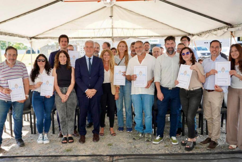 Entregan las primeras 8 escrituras a las empresas del Parque Industrial II