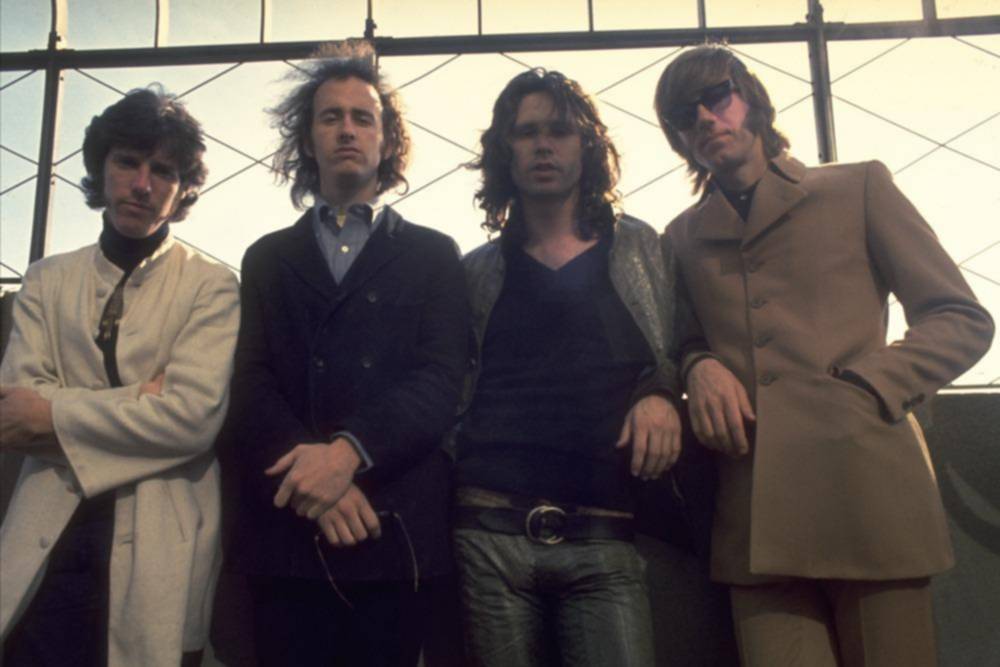 “When you’re strange”: Johnny Depp “regresa” a La Plata con Los Doors