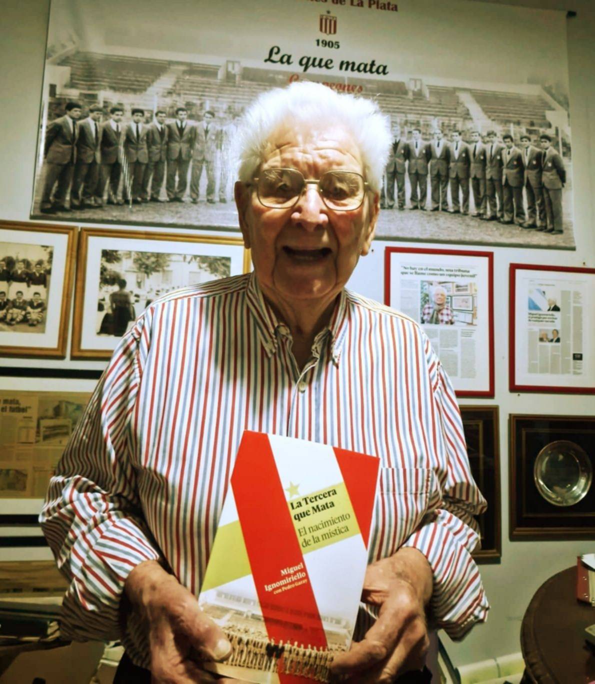 "La Tercera que mata": el libro de Ignomiriello que revela cómo se gestó el Estudiantes Campeón del Mundo