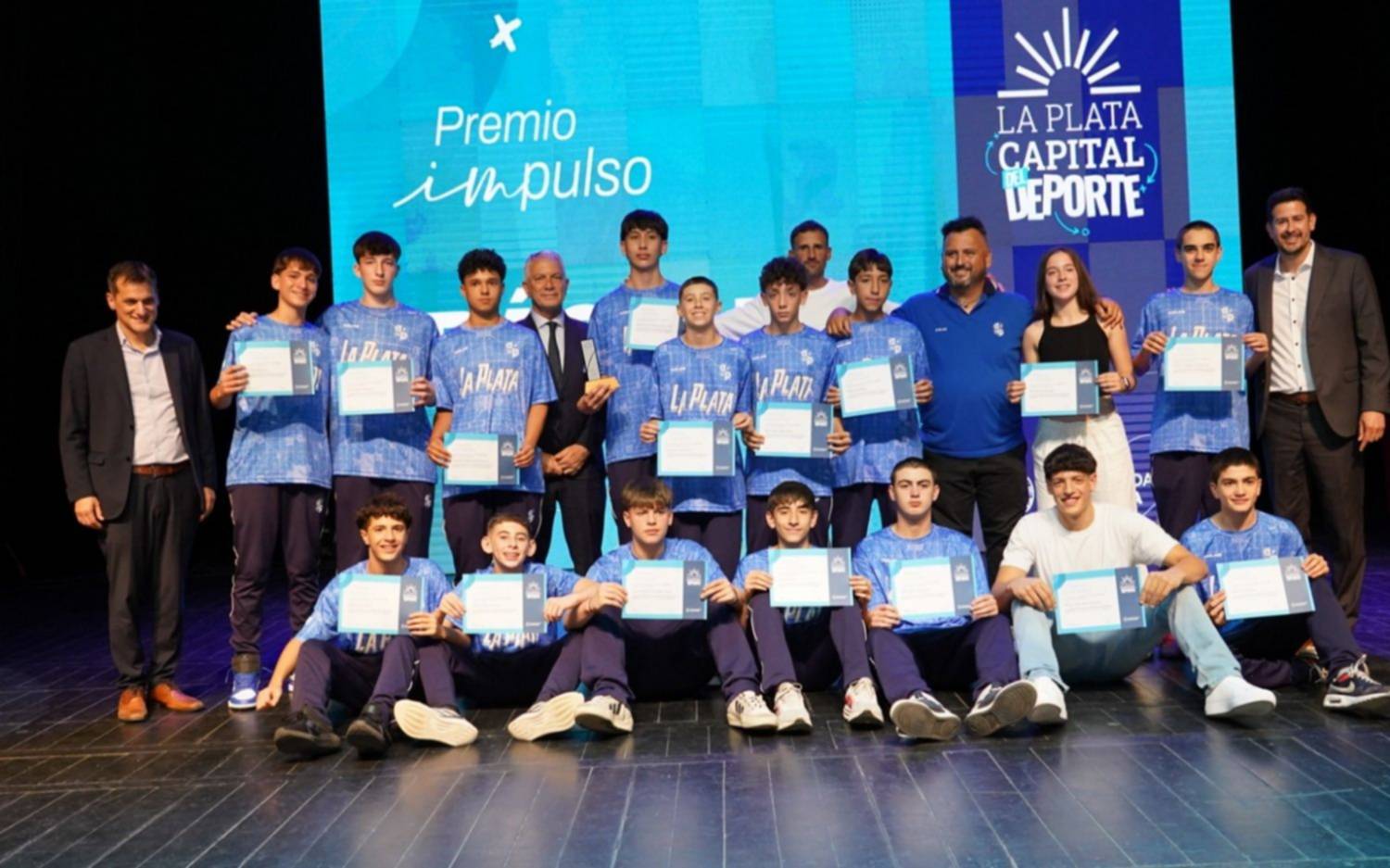 En una emotiva ceremonia se entregaron los premios Impulso Deportivo a jóvenes atletas de La Plata
