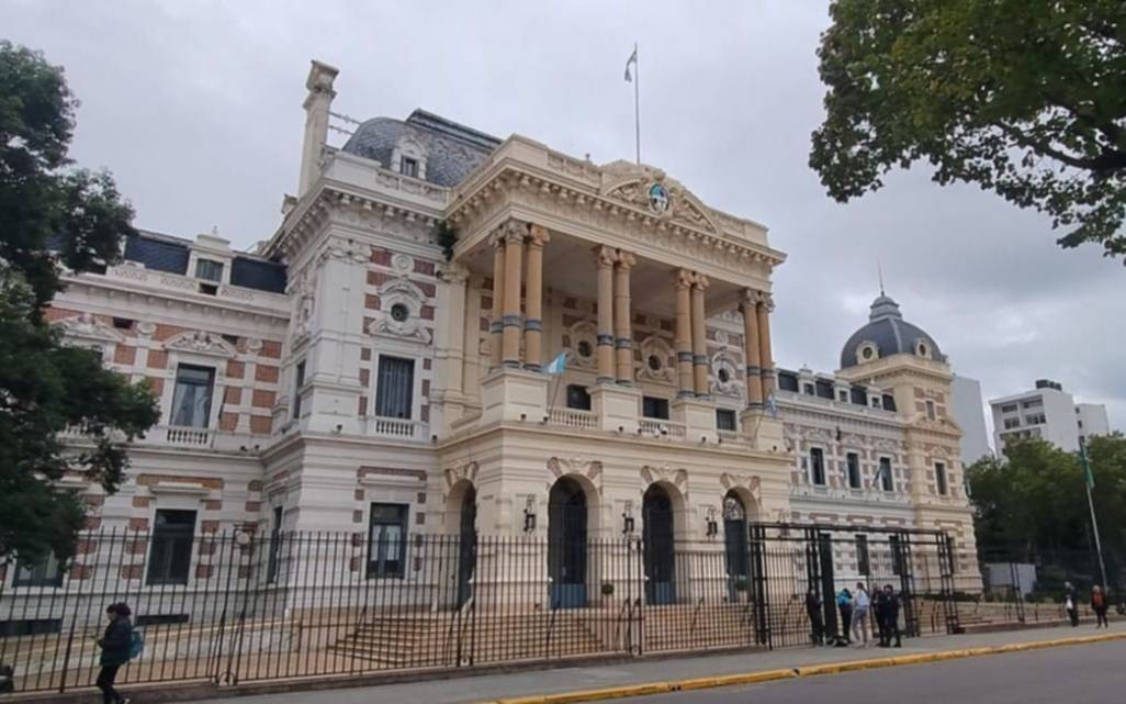 Estatales bonaerenses reclaman reabrir urgente la discusión salarial 