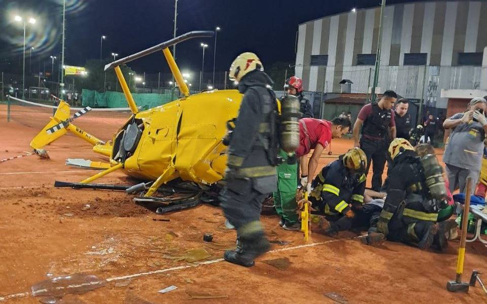 Cayó un helicóptero en el ex circuito KDT de Palermo: hay tres heridos