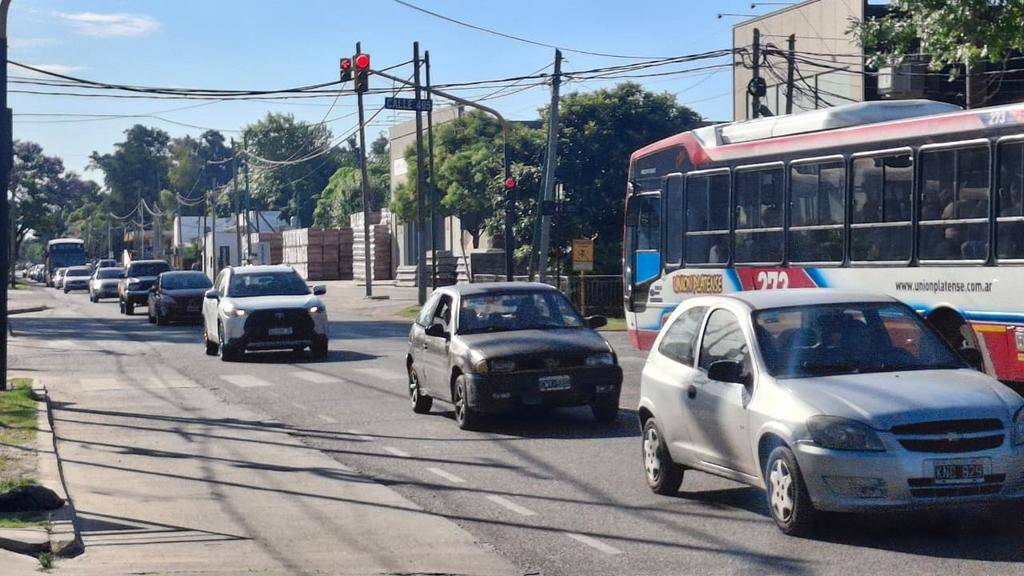 Martirio en el Belgrano: más de media hora para cruzar Gonnet y City Bell