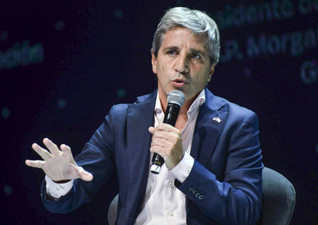 Argentina emite un bono en dólares y vuelve al mercado