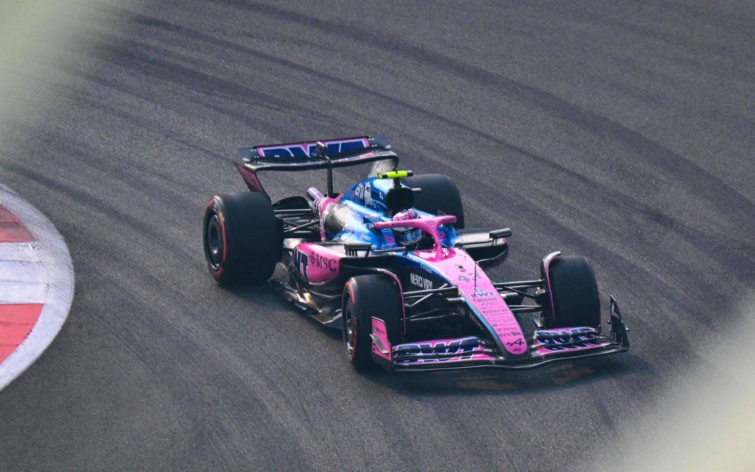 Colapinto ya corre en Abu Dabi la última prueba libre del año