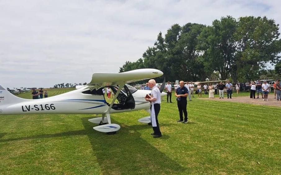 Bolivar: bautizaron el Tecnam S-166 en un día de fiesta en el Aeroclub