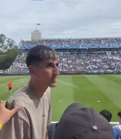 Alan Lescano estuvo presente en el Bosque para seguir el clásico