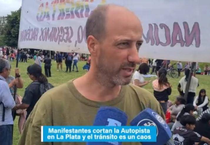 Primer paro y protesta contra reforma laboral frente al Congreso